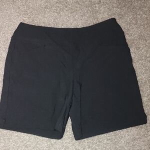 Women's Black Golfing Shorts 7" Tummy Control